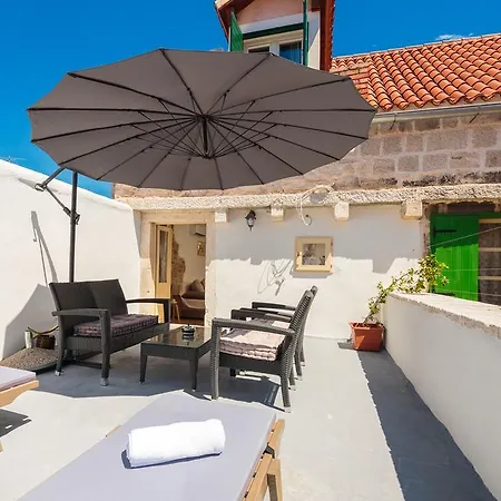 Appartamento Cindro With Terrace