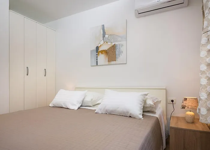 Cindro With Terrace Lägenhet