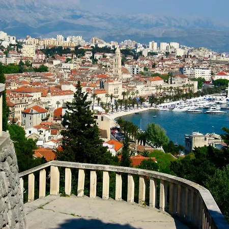 Apartment Cindro With Terrace Split