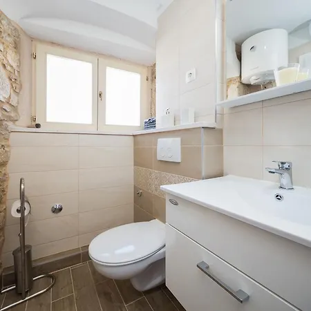 Daire Cindro With Terrace Split